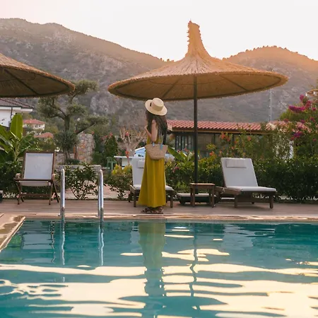 Boho Garden Hotel *